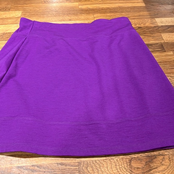 Smart wool magenta skirt - Picture 1 of 7